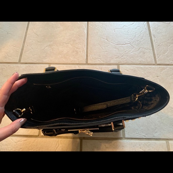 Michael Kors purse - Picture 5 of 6